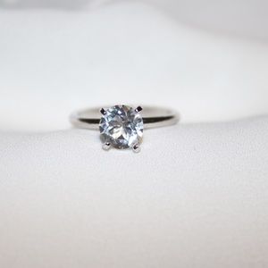 Vintage Uncas cubic zirconia size 6 ring